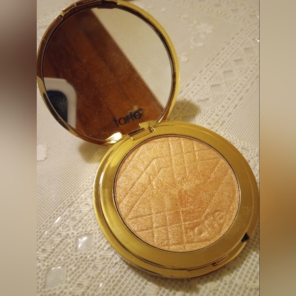 Tarte Shimmering Light Skin Perfecting Highlighter, Champagne Glow - Picture 5 of 14